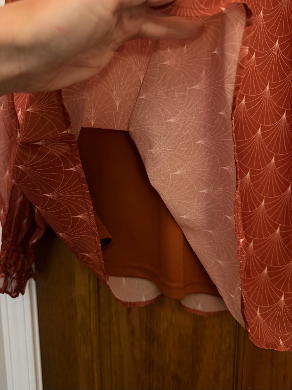 Bohme ✨ Rust Patterned High-Neck Blouse - Picture 4 of 4